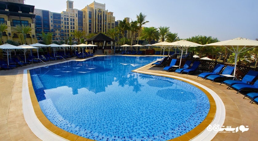 استخر روباز هتل جمیرا دارالمصیاف